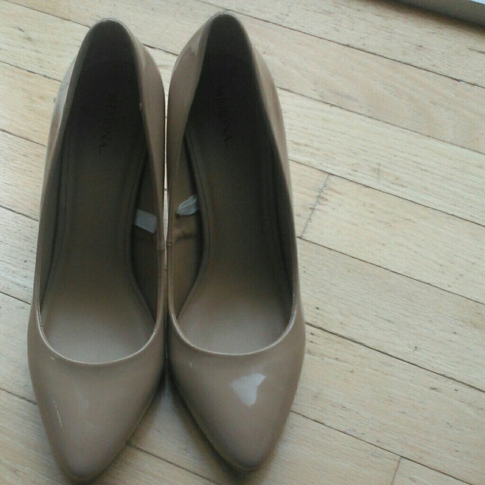 Tan high heels size 11